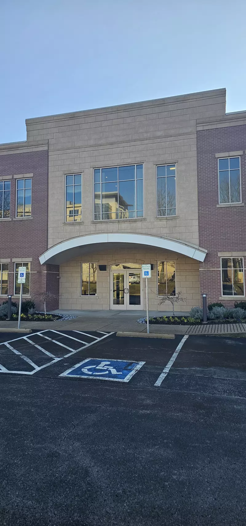 Exterior view of Pazona MD Brentwood Office